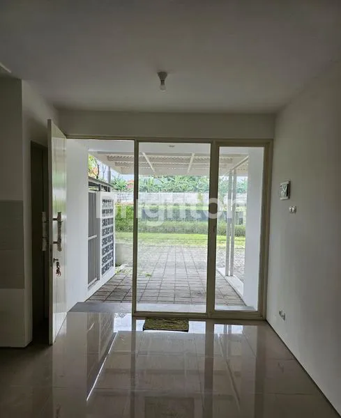 image RUMAH CANTIK 2 KT VIEW DANAU SURABAYA (2)