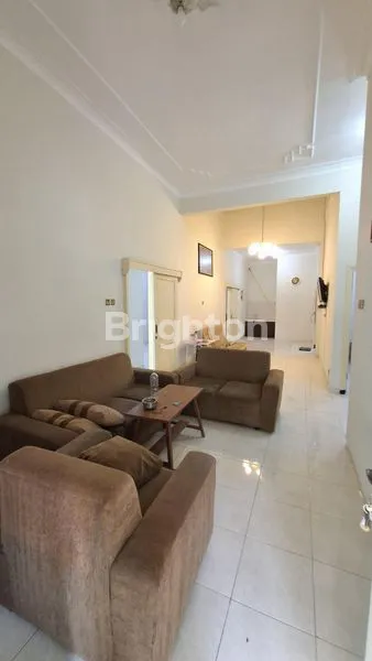 image RUMAH FURNISH DENGAN 6+1 KAMAR TIDUR DI PERMATA JINGGA SOEHAT (3)