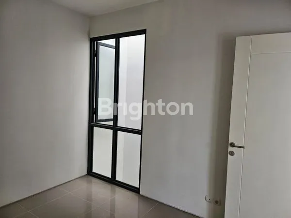 image RUMAH CANTIK 2 KT VIEW DANAU SURABAYA (7)