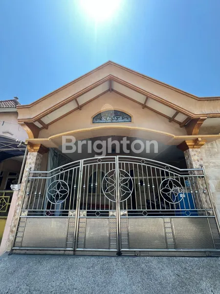 image RUMAH SIAP HUNI FULL FURNISHED 2 LANTAI DENGAN DESAIN MODERN DAN KONDISI TERAWAT, LOKASI STRATEGIS DI PERUM TPI (1)