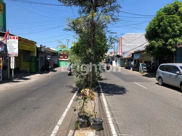 image RUMAH TOKO DI NOL JALAN RAYA SEMOLOWARU, LOKASI NIAGA, STRATEGIS HANYA 200 METER MENUJU RAYA MERR, COCOK UNTUK BISNIS/NIAGA (5)