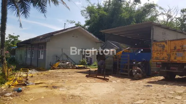 image DIJUAL TANAH PLUS BANGUNAN LOKASI PINGGIR JALAN POROS SOEKARNO - HATTA KM 11 COCOK DIBUAT GUDANG, WORKSHOP DAN RUKO HARGA NEGO (3)