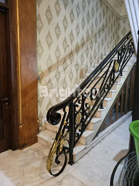 image RUMAH MEWAH HUNIAN LUAS & STRATEGIS (6)