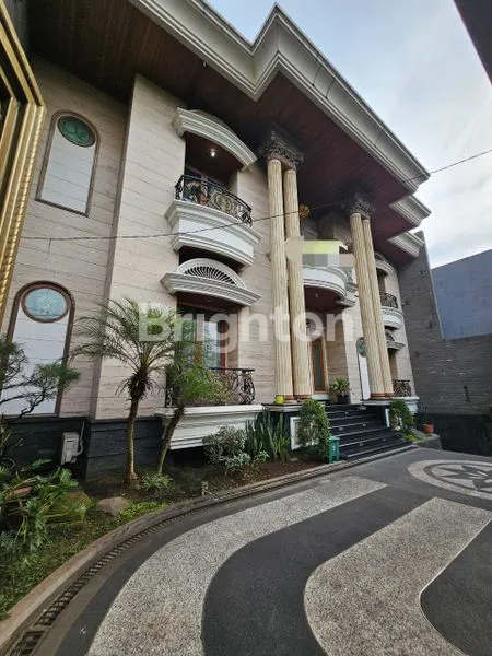 image RUMAH MEWAH HUNIAN LUAS & STRATEGIS (2)