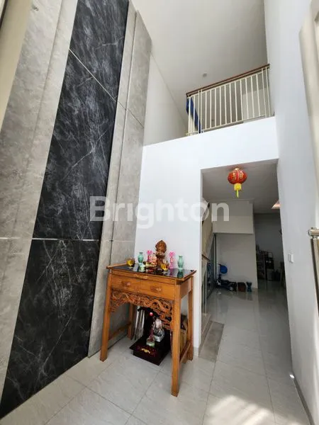 image RUMAH MODERN MINIMALIS 2 LANTAI GRAND PAKUWON TANDES CLUSTER BRISBANE (5)