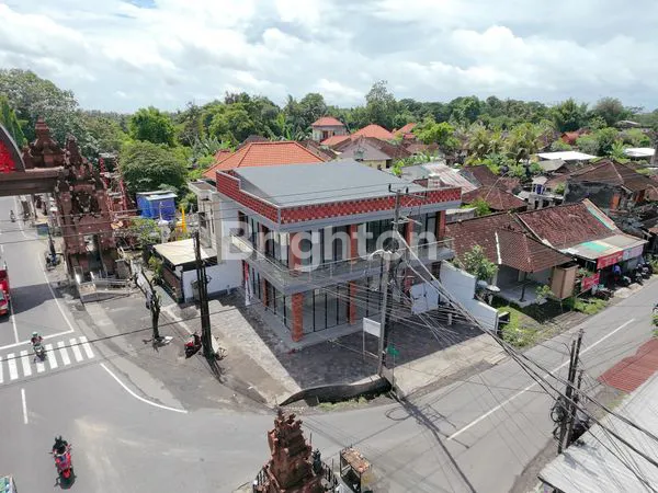 DISEWAKAN RUKO HOOK 2 LANTAI DI JALAN RAYA ABIANTUWUNG KEDIRI TABANAN BALI