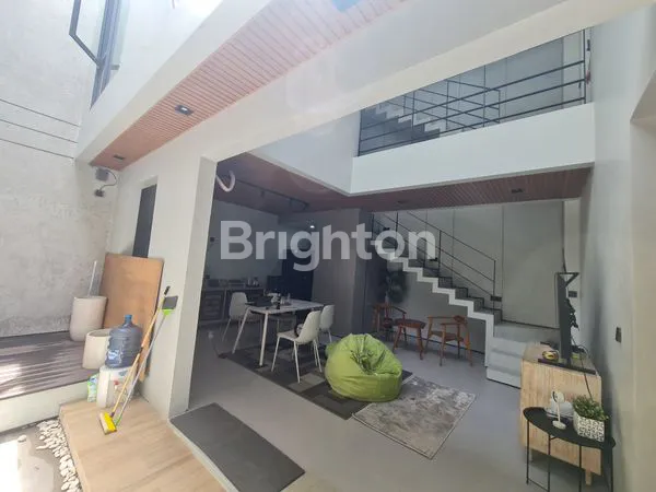 image BRAND NEW.  RUMAH BARU DAN NYAMAN , 3 LANTAI  DI  SEKITAR BINTARO. RUMAH TERANG DAN SIRKULASI UDARA LANCAR (3)