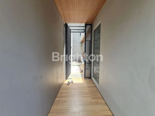 image BRAND NEW.  RUMAH BARU DAN NYAMAN , 3 LANTAI  DI  SEKITAR BINTARO. RUMAH TERANG DAN SIRKULASI UDARA LANCAR (5)