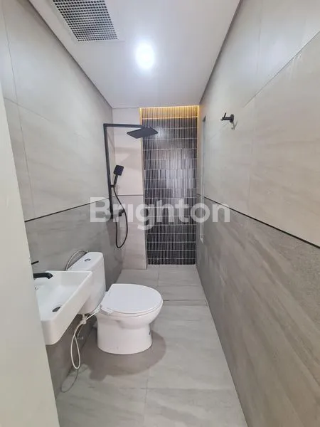 image BRAND NEW.  RUMAH BARU DAN NYAMAN , 3 LANTAI  DI  SEKITAR BINTARO. RUMAH TERANG DAN SIRKULASI UDARA LANCAR (6)
