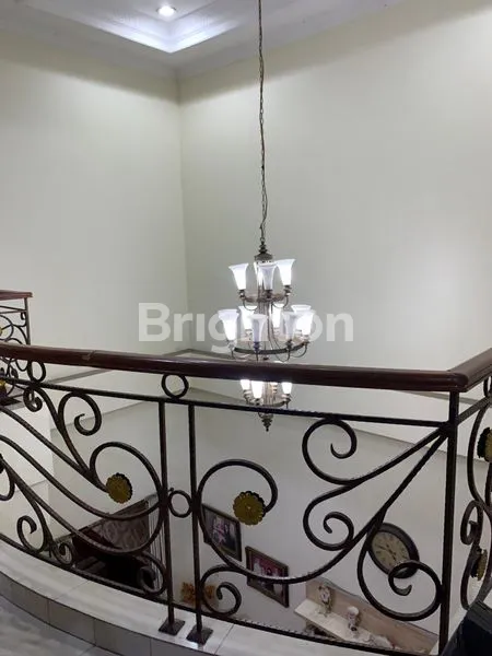 image RUMAH MEWAH DI JALAN ANGGREK JAKARTA BARAT (2)