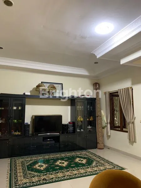 image RUMAH MEWAH DI JALAN ANGGREK JAKARTA BARAT (4)