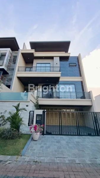 image RUMAH MEWAH 3 LANTAI DENGAN PRIVATE POOL DI CITRALAND UTAMA, CLUSTER TERDEPAN (1)