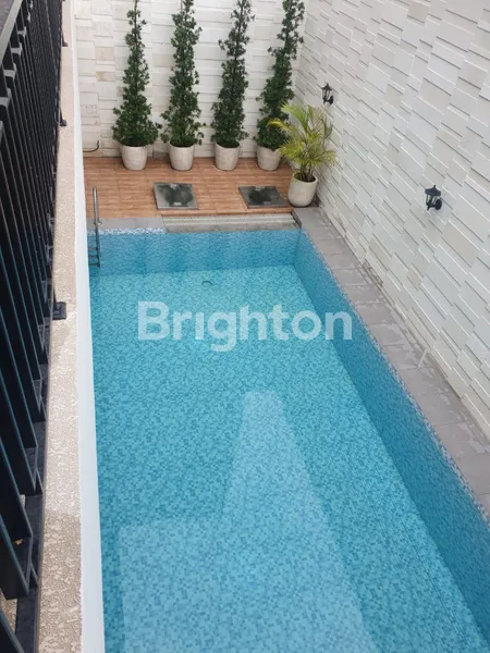 image RUMAH MEWAH 3 LANTAI DENGAN PRIVATE POOL DI CITRALAND UTAMA, CLUSTER TERDEPAN (2)