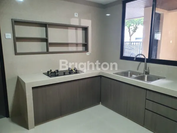 image RUMAH MEWAH 3 LANTAI DENGAN PRIVATE POOL DI CITRALAND UTAMA, CLUSTER TERDEPAN (6)