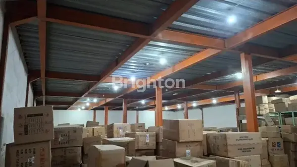 image GUDANG 3 UNIT GANDENG DI JALAN KEDINDING SURABAYA (1)