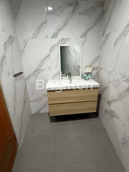 image RUKO STRATEGIS 3,5 LANTAI, FULL FURNISH & SHM (5)