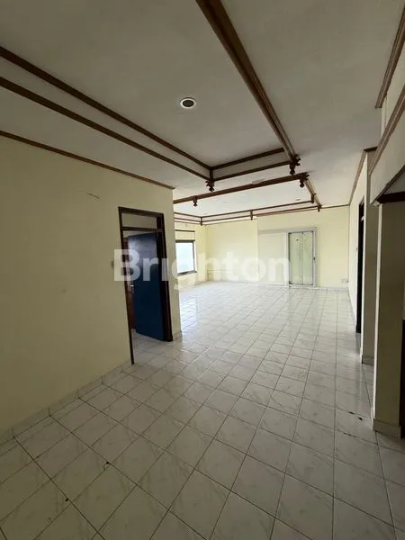 image DI SEWAKAN BANGUNAN DI JALAN UTAMA BY PASS SANUR COCOK UNTUK KANTOR  (4)