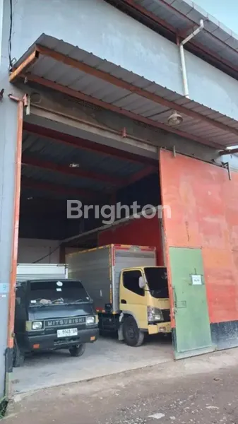 image GUDANG 3 UNIT GANDENG DI JALAN KEDINDING SURABAYA (1)