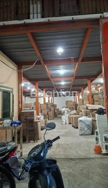 image GUDANG 3 UNIT GANDENG DI JALAN KEDINDING SURABAYA (4)