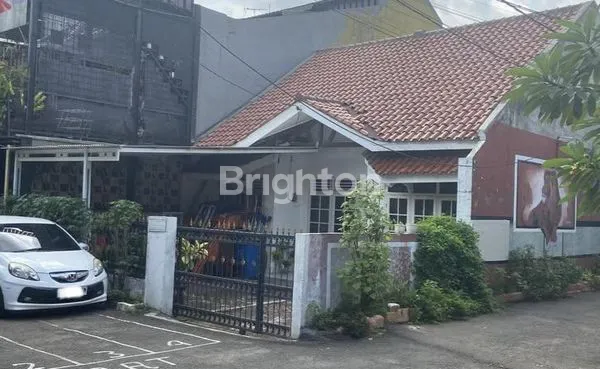 image RUMAH ASRI DAN TENANG DALAM KOMPLEK SIAP HUNI PENGADEGAN JAKARTA SELATAN (2)