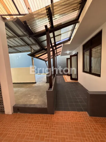 image RUMAH 4+1KT DI PARAHYANGAN, LT 220M² (1)