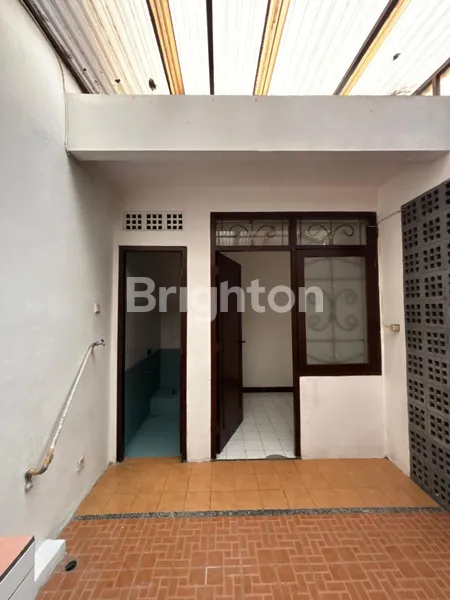 image RUMAH 4+1KT DI PARAHYANGAN, LT 220M² (5)