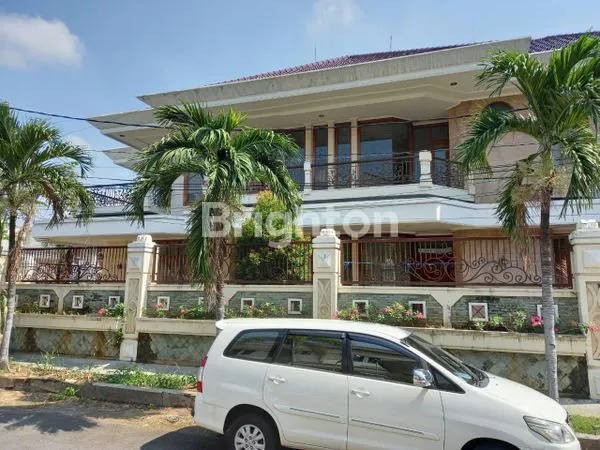 image RUMAH 5+1 KT FULL FURNISH HARGA MENARIK TENGAH KOTA SURABAYA  (1)