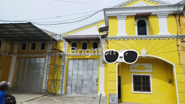 2 GUDANG GANDENG PAKAI SEKAT ADA KANTOR