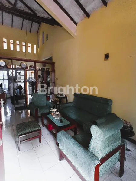 image RUMAH NYAMAN DAN LUAS DI PUSAT KOTA DEPOK (2)