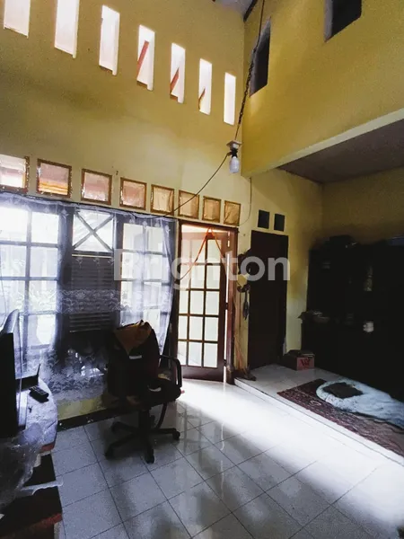 image RUMAH NYAMAN DAN LUAS DI PUSAT KOTA DEPOK (4)