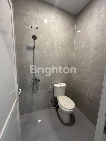 image RUMAH SIAP HUNI BANGET DI RAFFLES HILLS, DEKAT KE CIBUBUR JUNCTION, STASIUN LRT, DAN GERBANG TOL JAGORAWI CIBUBUR (3)