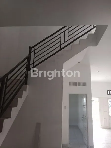 image RUMAH 2 LANTAI SHM DI JL GARUDA MEDAN (3)