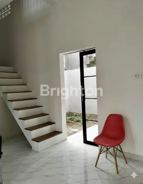 image DIJUAL RUMAH BARU SIAP HUNI 2 LANTAI READY BANGUNAN PREMIUM AREA PANDANWANGI BLIMBING KOTA MALANG (3)