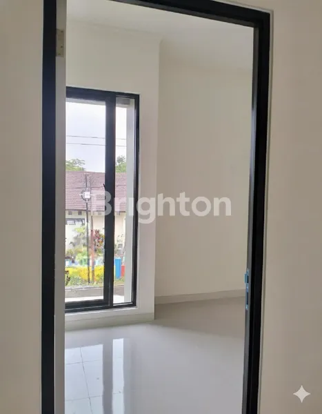 image DIJUAL RUMAH BARU SIAP HUNI 2 LANTAI READY BANGUNAN PREMIUM AREA PANDANWANGI BLIMBING KOTA MALANG (6)