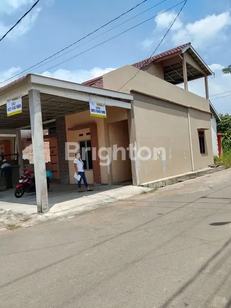 image RUMAH KOKOH DI JALAN RAYA MEKAR BARU I (2)