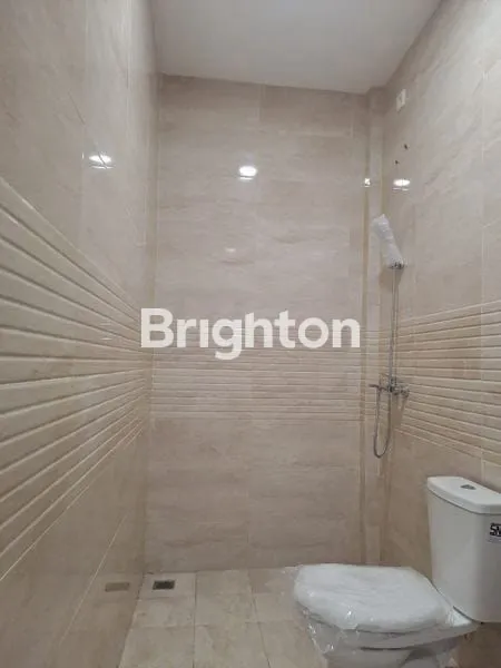 image RUMAH MODERN KLASIK LOKASI STRATEGIS DI KENCANA LOKA BSD CITY (4)