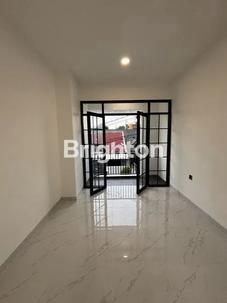 image RUMAH MODERN KLASIK LOKASI STRATEGIS DI KENCANA LOKA BSD CITY (7)