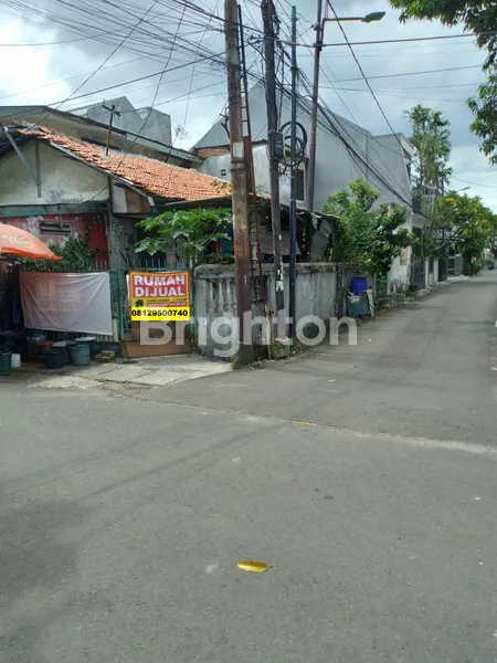 image RUMAH TUA HITUNG TANAH SAJA EKONOMIS DKT RS EMC PULOMAS  (1)