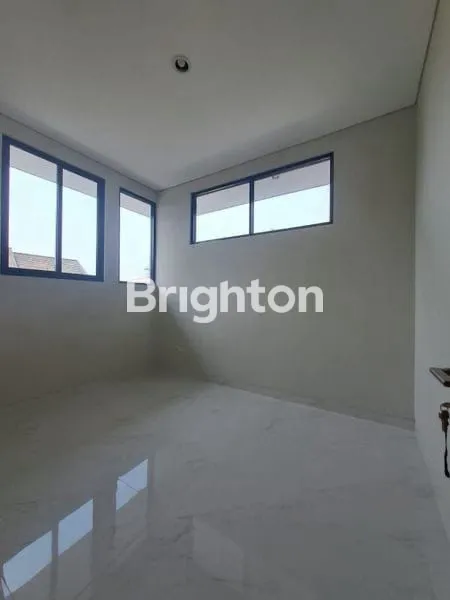 image HUNIAN STRATEGIS KENCANA LOKA BSD, LT 195M² (6)