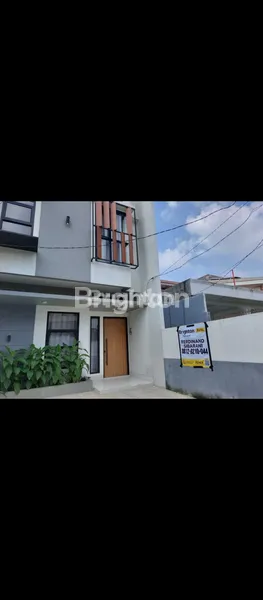 RUMAH 2 LANTAI SHM, LT 87.5M² DI JATIMAKMUR