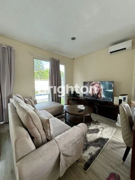 image RUMAH MEWAH 2 LANTAI + KOLAM RENANG PRIBADI (4)