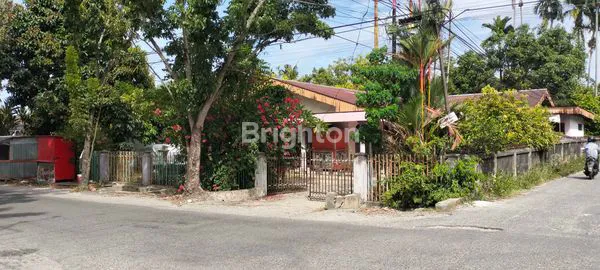 DIJUAL RUMAH TENGAH KOTA ADA  PLUS RUMAH  KONTRAKAN POTENSIAL PULUSSS MENANTI