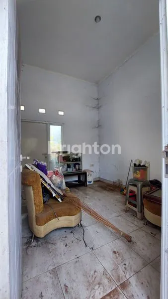 image DI JUAL RUMAH TUA DI CIBINONG, 10 MENIT KE STASIUN BOJONG GEDE, 15 MENIT KE TOL JAGORAWI, 10 MENIT KE CIBINONG CITY MALL, 10-15 MENIT KE SEKOLAH & KAMPUS TERNAMA (AL AZHAR, BPK PENABUR, UNIVERSITAS PAKUAN), 10 MENIT KE RSUD CIBINONG, 10 MENIT KE RS MITRA (6)