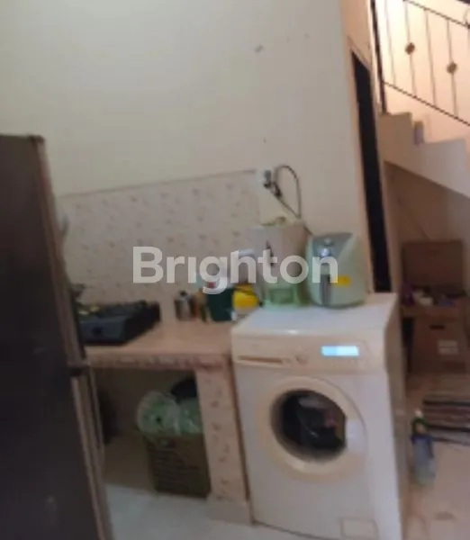 image RUMAH 2 LANTAI HADAP UTARA – SIAP HUNI & LOKASI STRATEGIS (3)