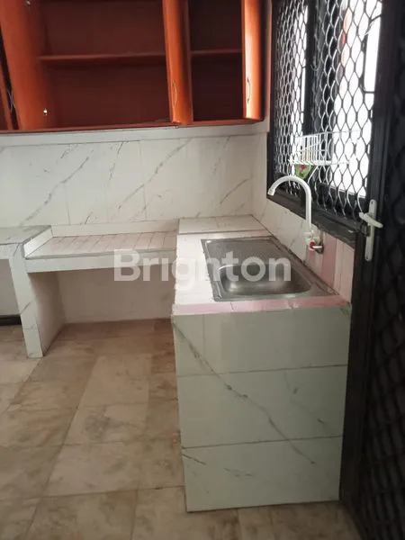 DISEWAKAN RUMAH NYAMAN DI KEMNG PRATAMA 1