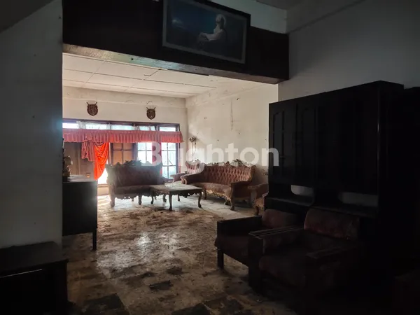 image DIJUAL RUMAH TUA BANGUNAN KOKOH, LOKASI STRATEGIS DI PINGGIR JALAN BESAR, KAYU PUTIH, PULOGADUNG, JAKARTA TIMUR (5)