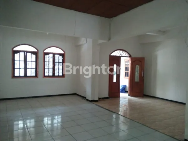 image DISEWAKAN RUMAH SIAP HUNI DENGAN JUMLAH KAMAR BANYAK, LOKASI DI KAYU PUTIH, PULO GADUNG, JAKARTA TIMUR (4)