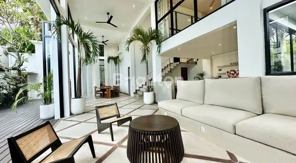 LUXURY 7-BEDROOM VILLA IN THE HEART OF CANGGU\NACCOMMODATES UP TO 18 GUESTS – AVAILABLE FOR SHORT OR LONG-TERM STAYS.\N