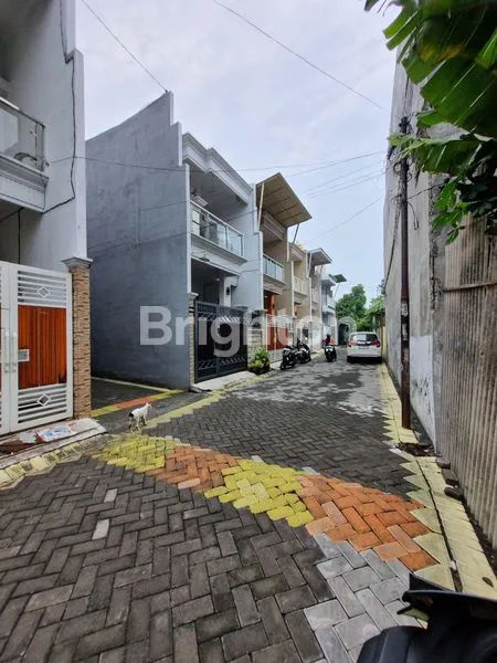 image RUMAH 2 LANTAI MINIMALIS DI KARANG ASEM, 7 MENIT KE UNAIR (7)