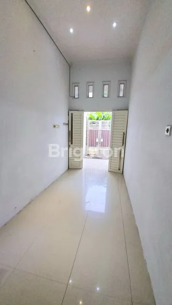 image RUMAH 2 LANTAI MINIMALIS DI KARANG ASEM, 7 MENIT KE UNAIR (2)